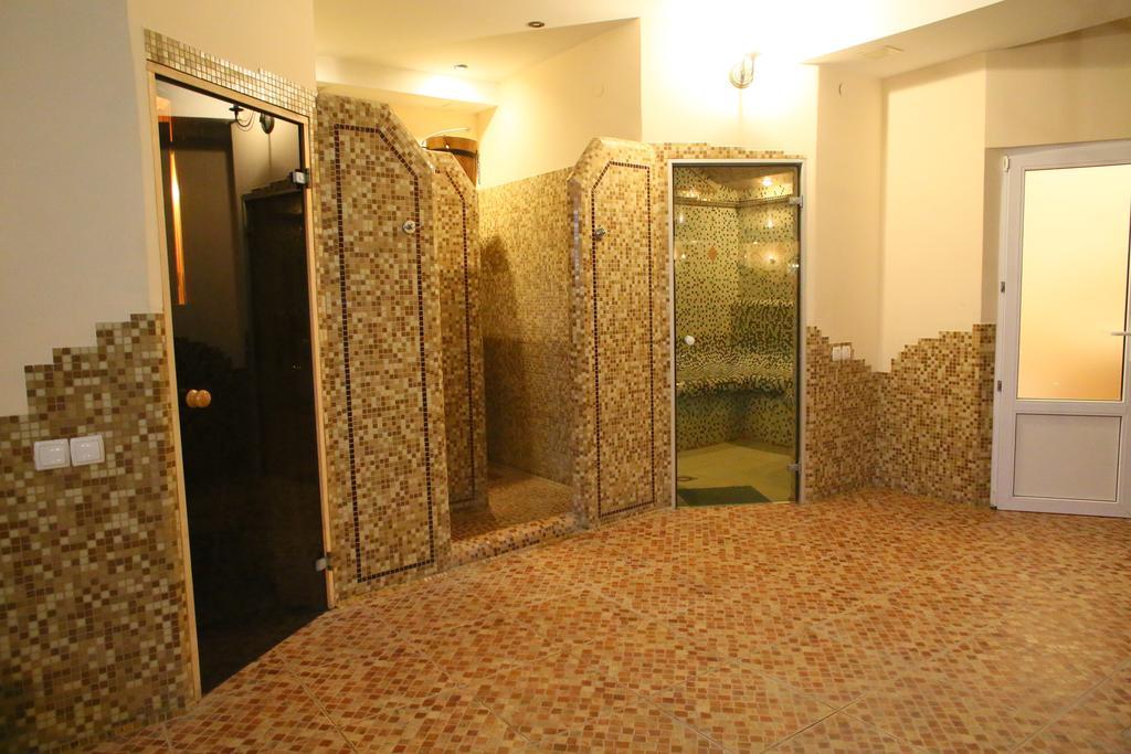 Kseniya Hotel Kamianets-Podilskyi Exterior foto