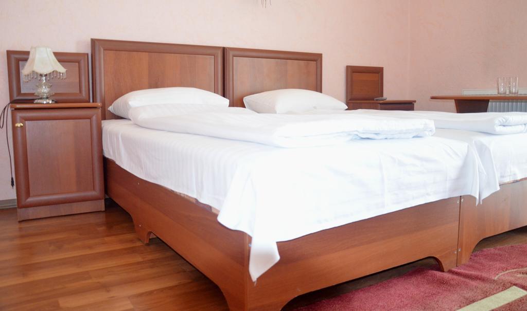 Kseniya Hotel Kamianets-Podilskyi Exterior foto