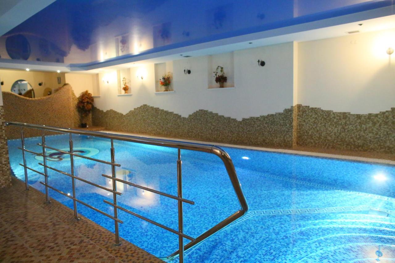Kseniya Hotel Kamianets-Podilskyi Exterior foto